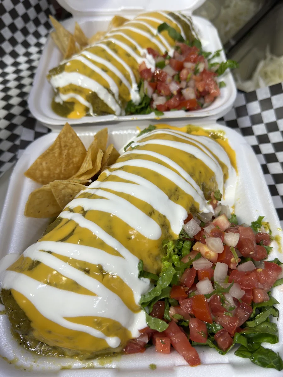 Burrito Mojado Salsa Verde