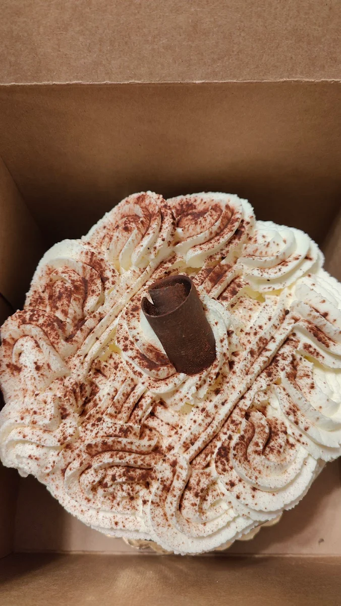 Tiramisu Cake