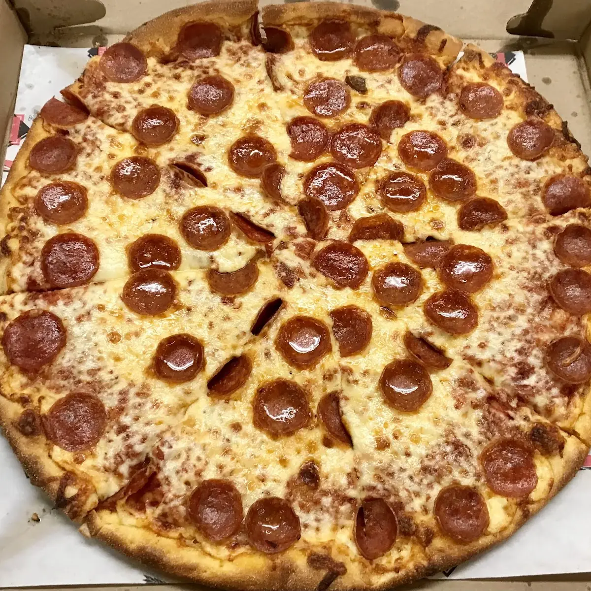 Large Pepperoni Pizza