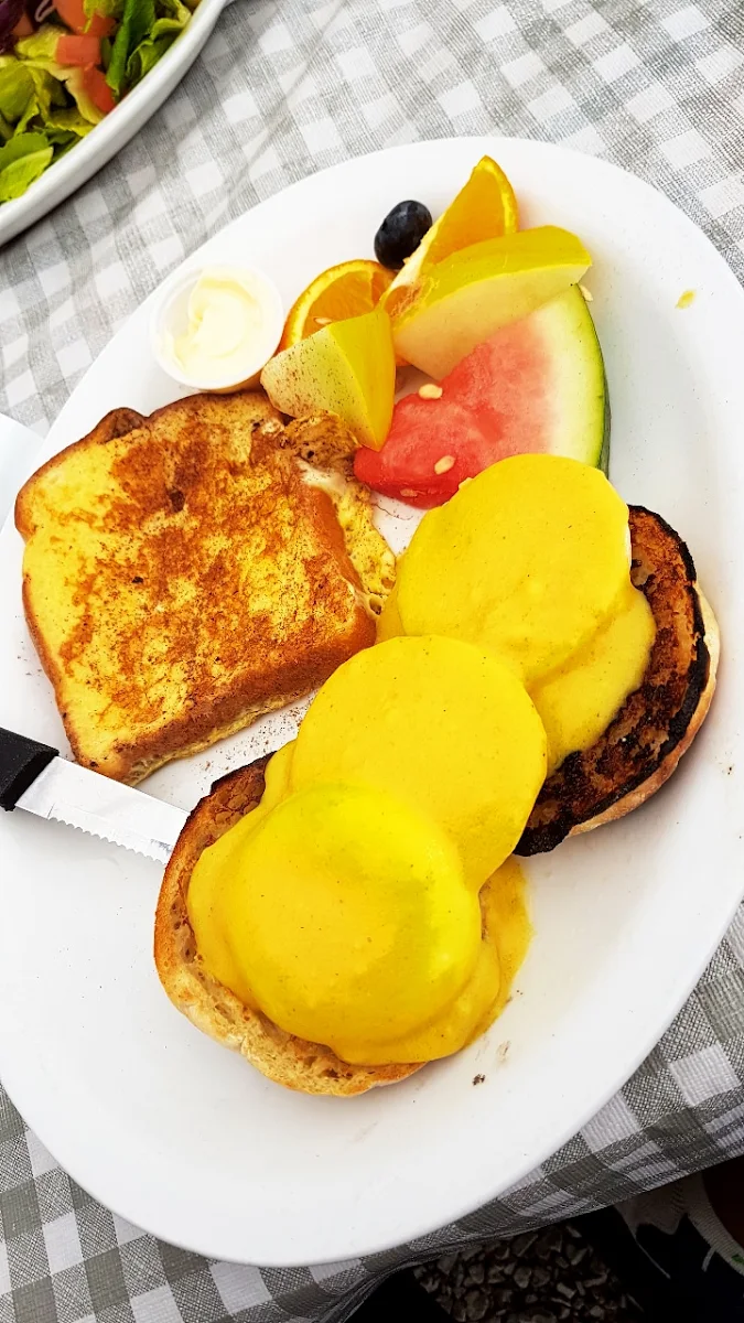 Eggs Benedict, Phil's Family Restaurant