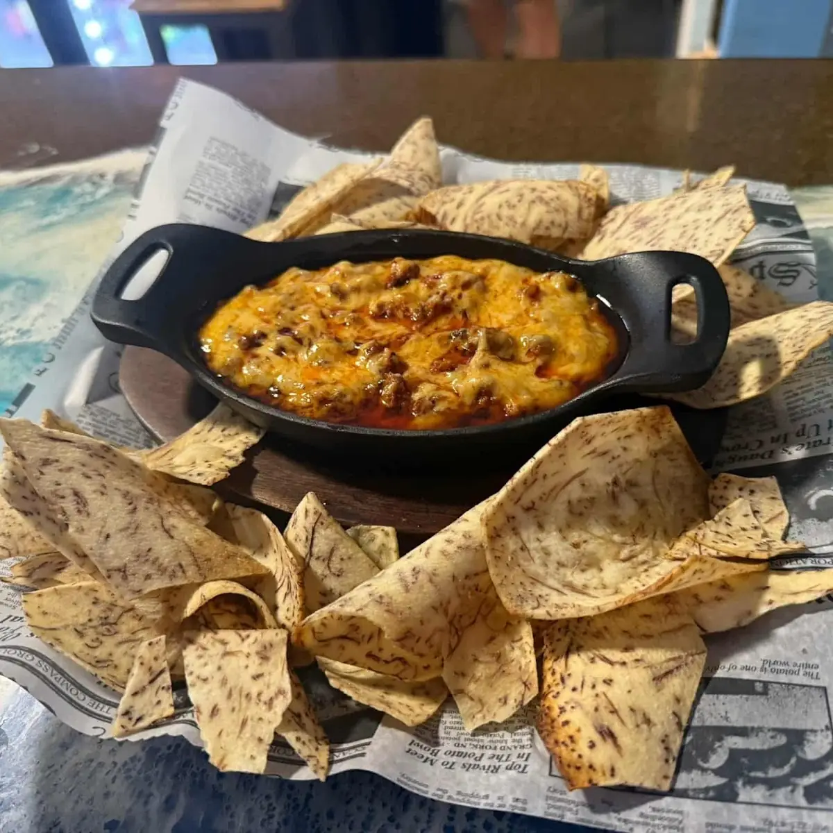 Queso Fundido Con Chips de Malanga