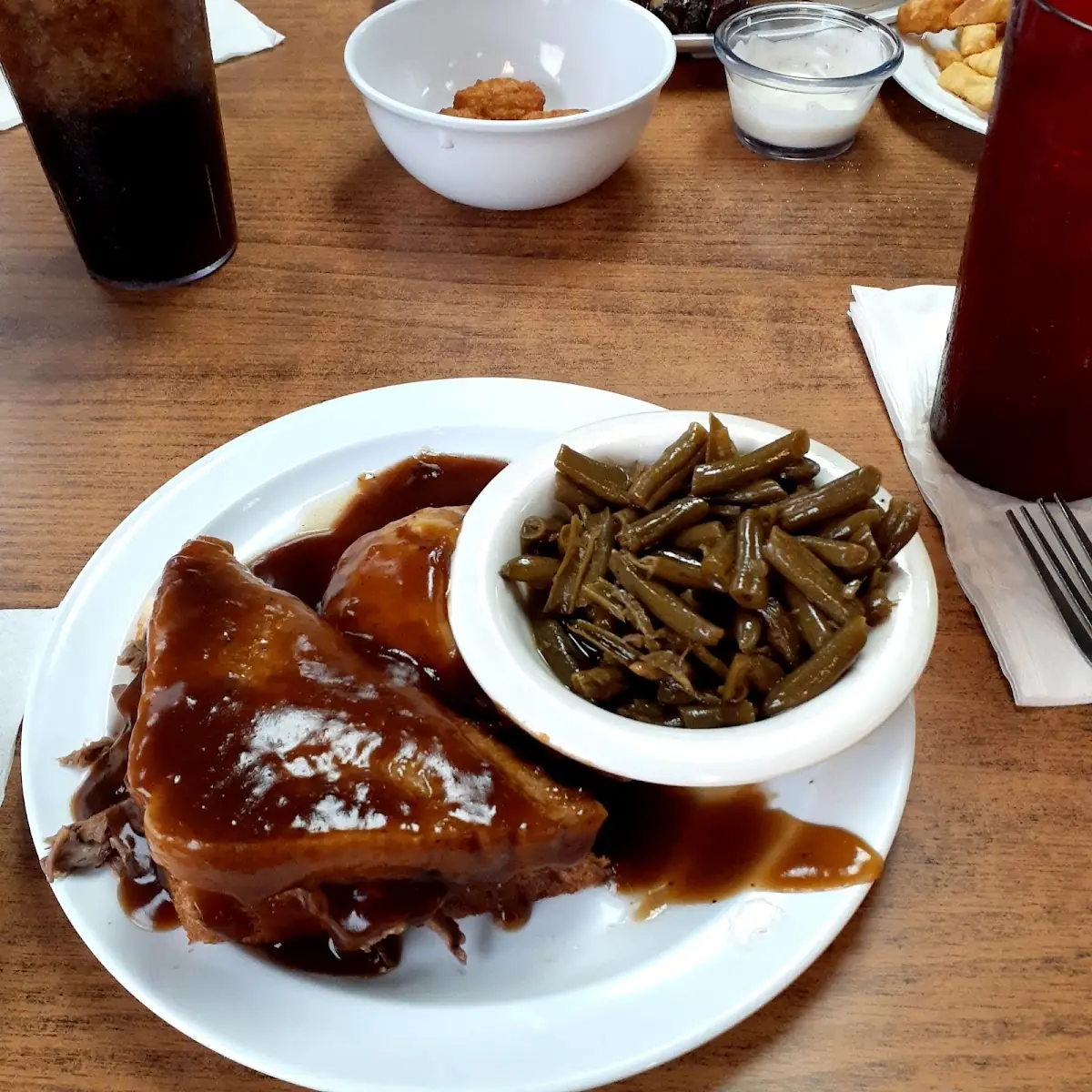 Beef Sandwich with Mashed Potatoes and Gravy with Green Beans
