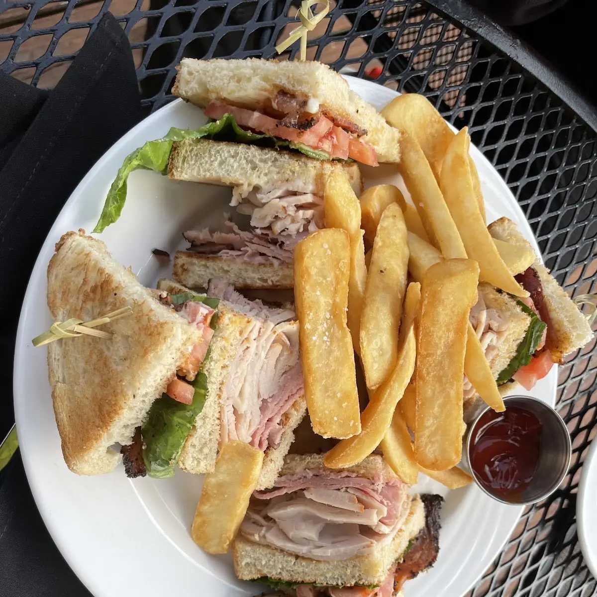 ½ lb Club Sandwich