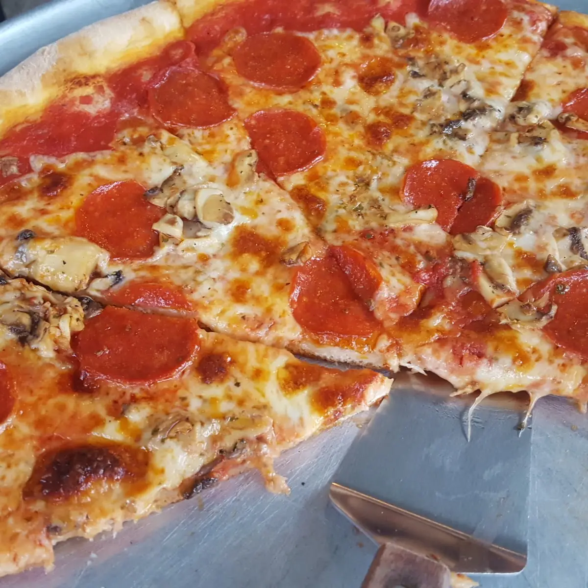 Pepperoni & Mushroom Pizza