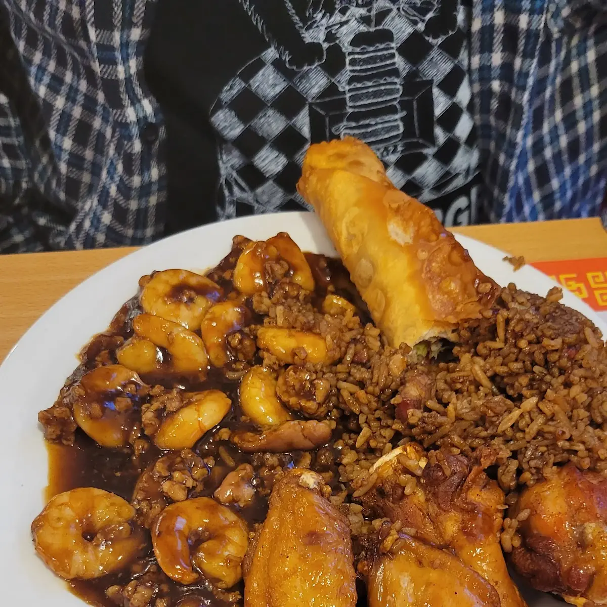 Dshrimp with Lobster Sauce with Chicken Wings & Egg Roll with Pork Fried Rice