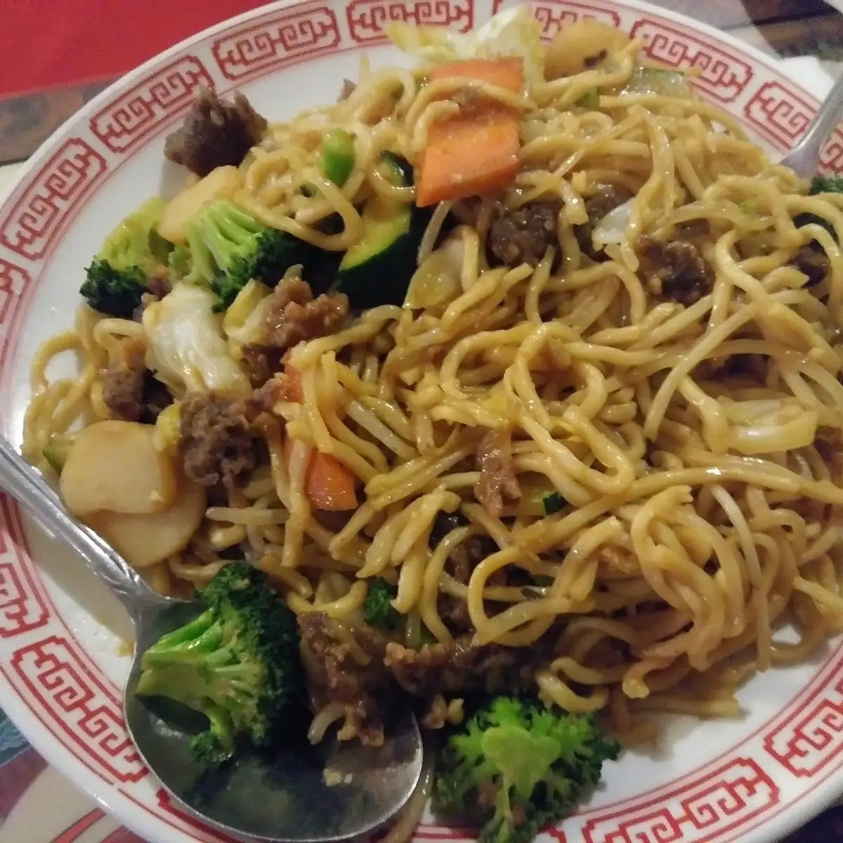 Beef Chop Suet Chow Mien