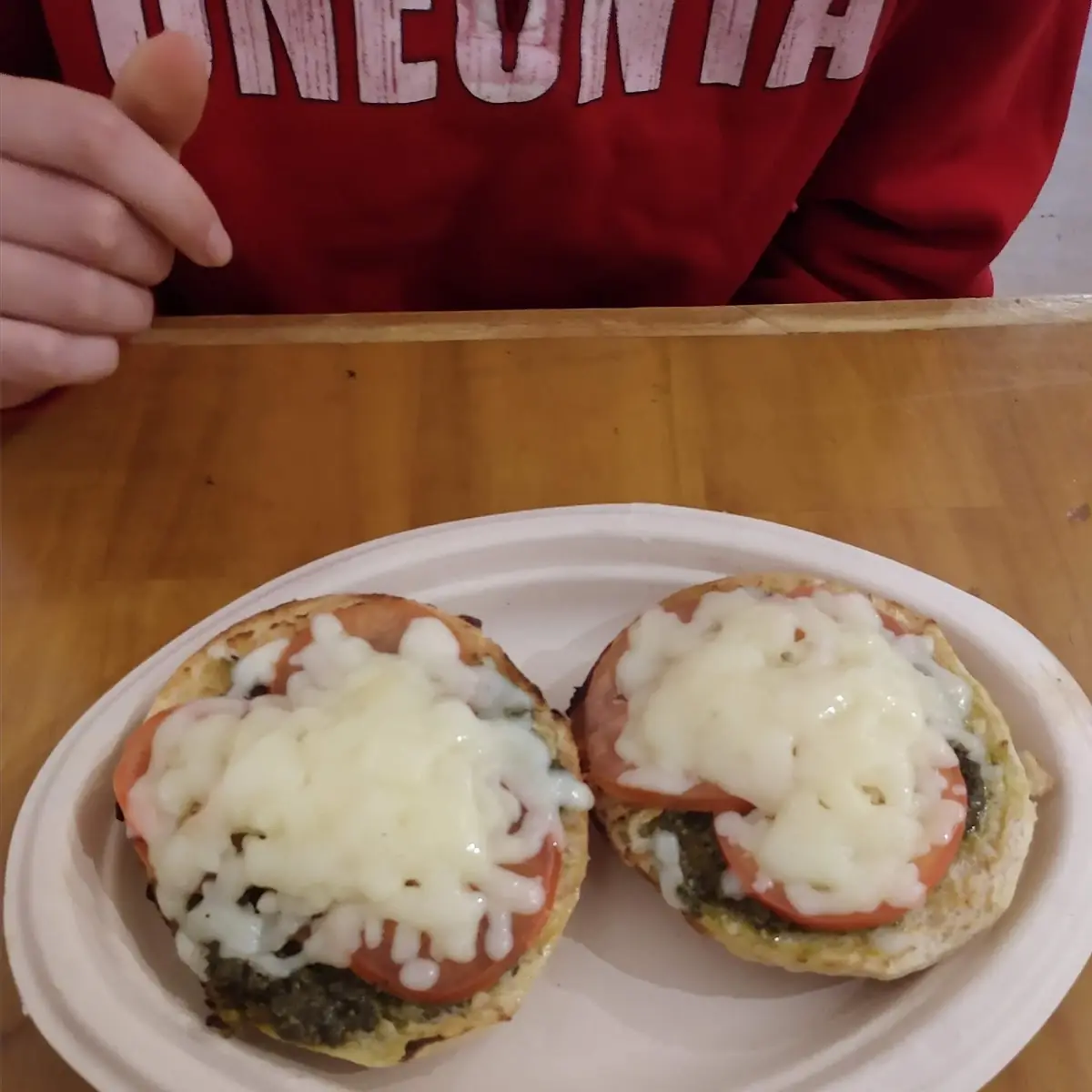 Pesto Pizza Bagel