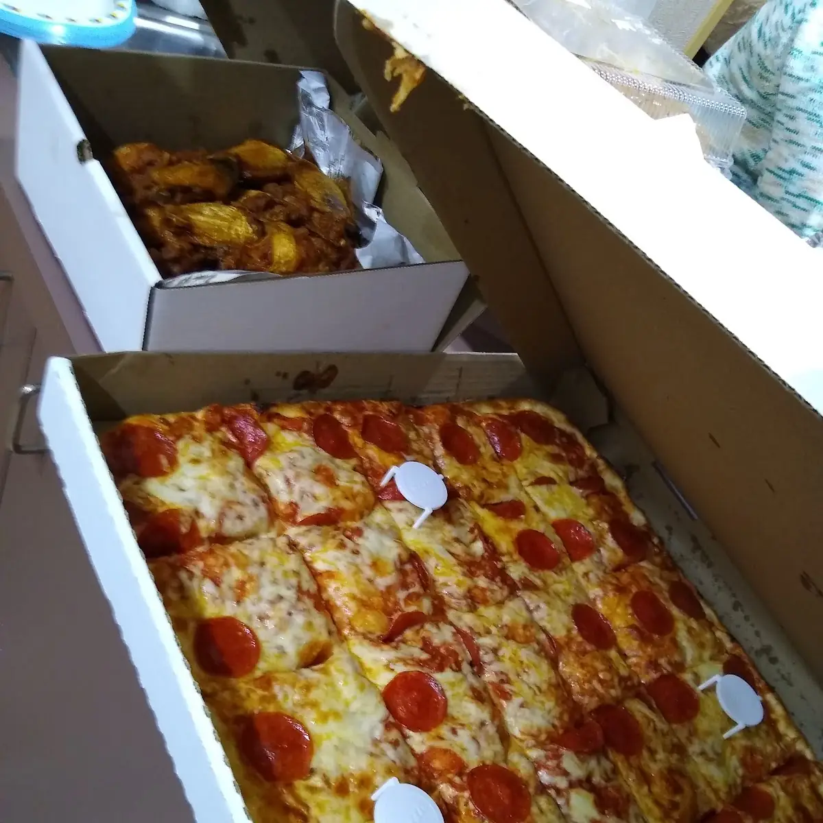 Party Pizza & Wing Combo