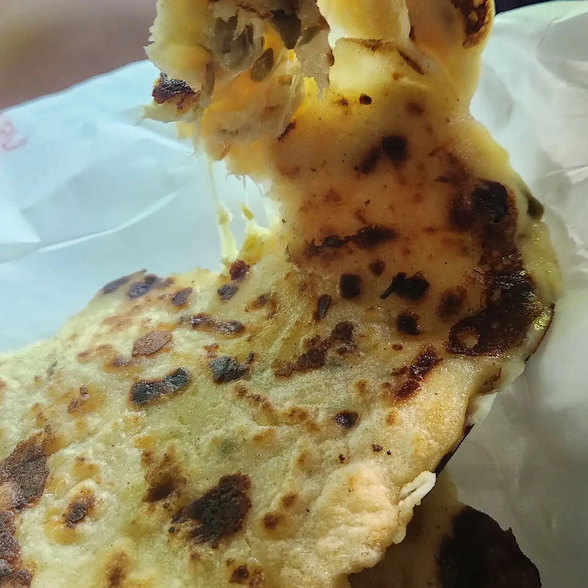 Pupusa de Loroco Con Queso