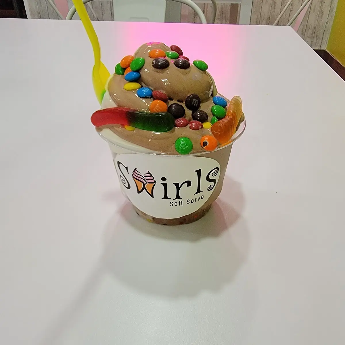 Chocolate w Gummy Worms