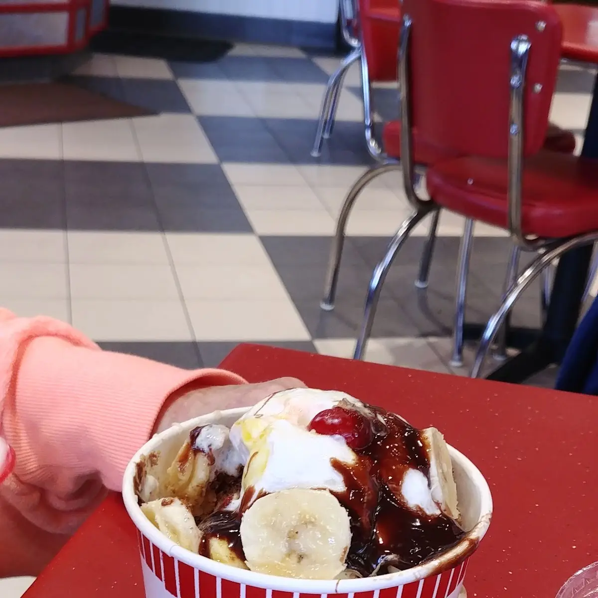Peanut Butter and Banana Sundae Large Size