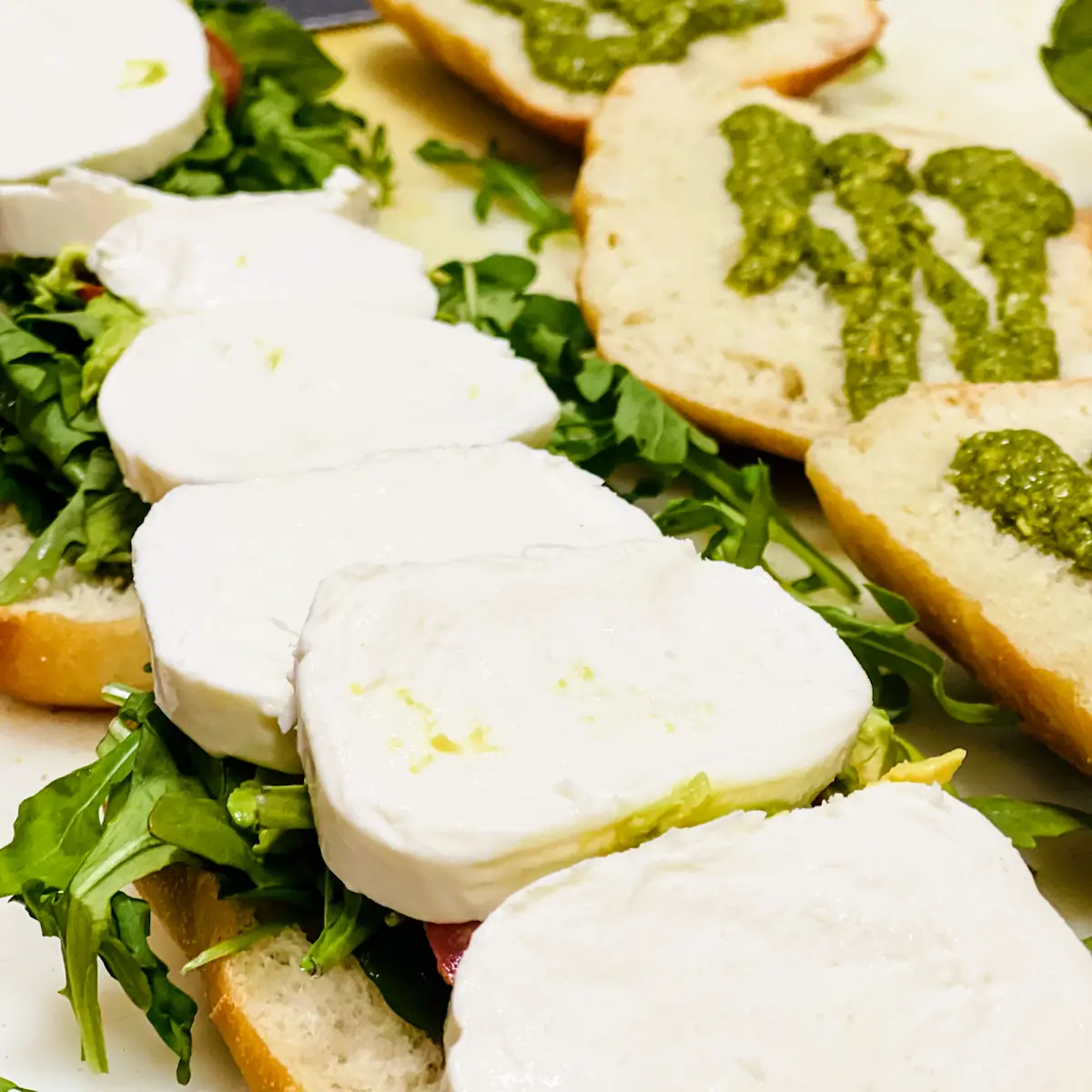 Pesto Mozzarella Lunch Sandwich Veggie