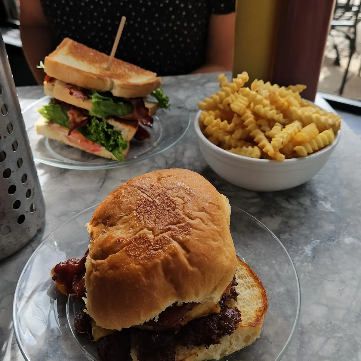 Outlaw Burger