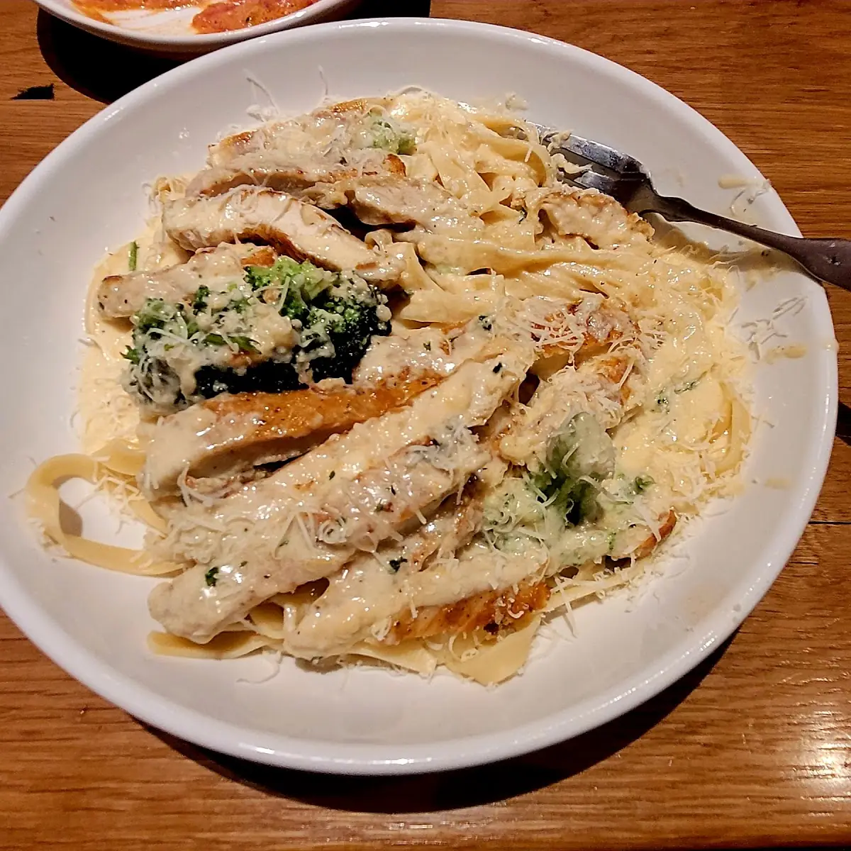 Chicken Alfredo with Broccoli