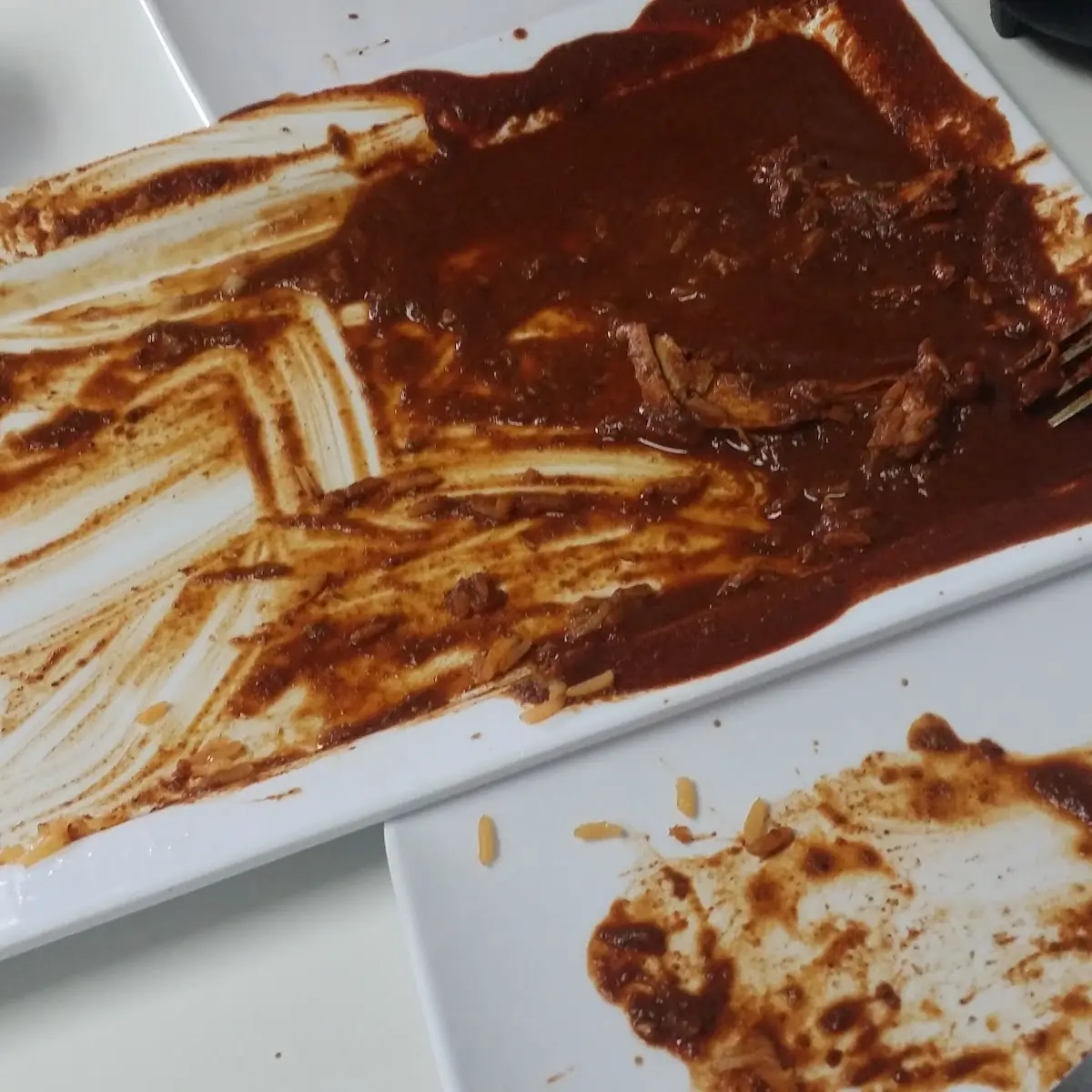 Pollo En Mole Rico