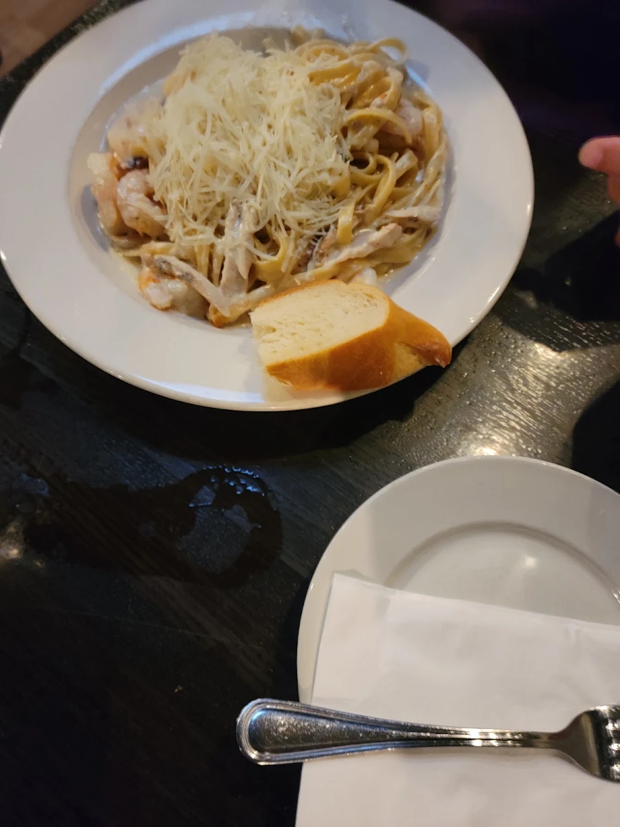 Fettuccine Alfredo with Chicken
