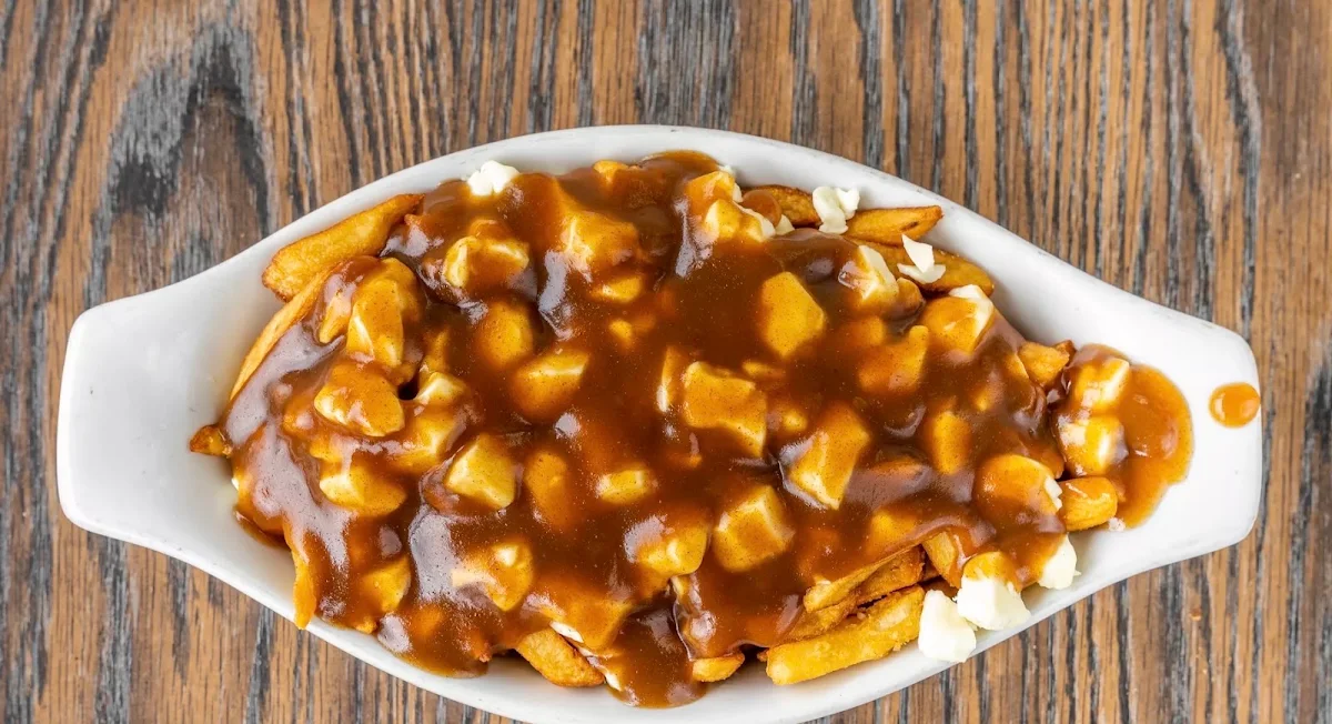 Poutine, Pizza 4 Frères Beaubien