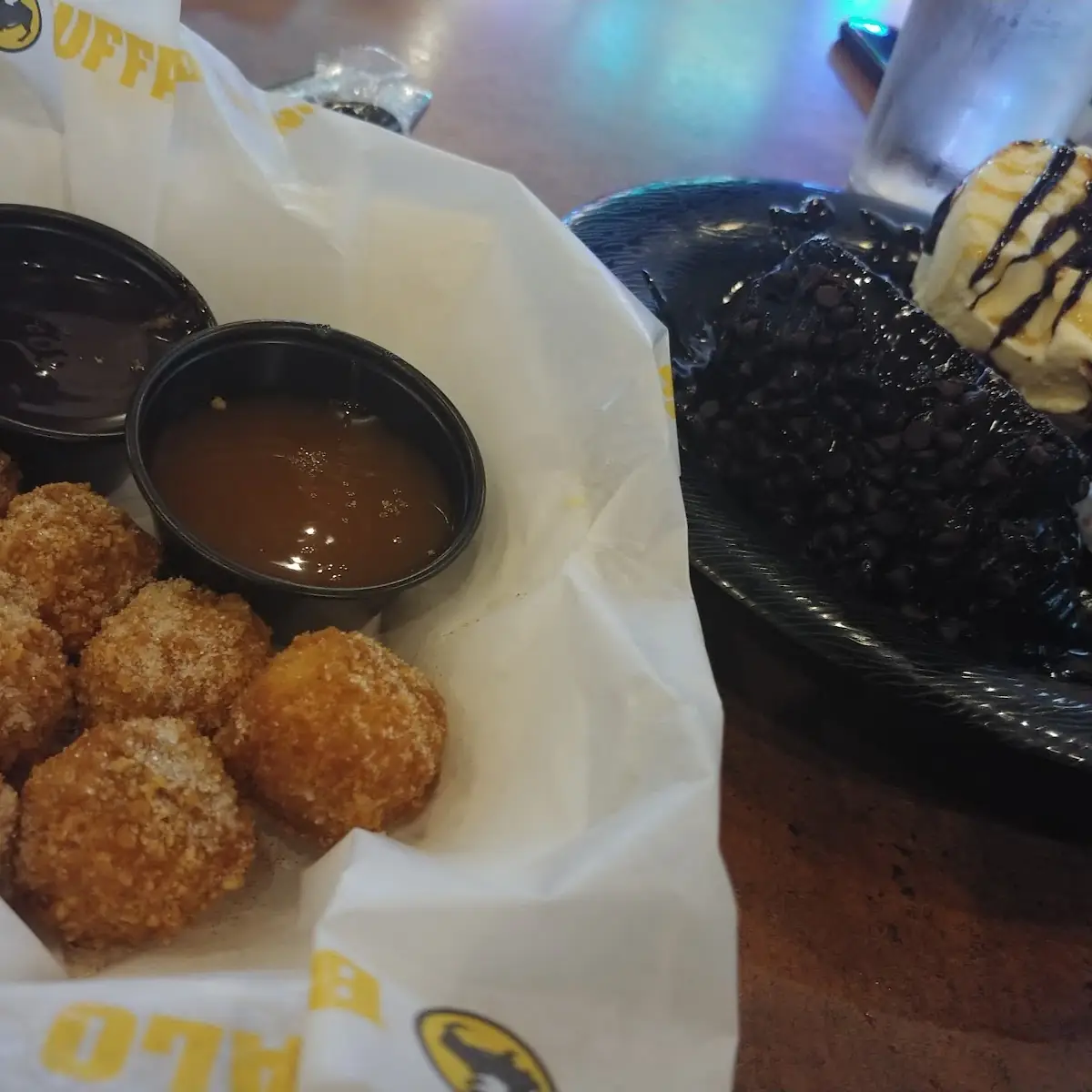 Cheese Cake Bites and a Chocolate Fudge Cake