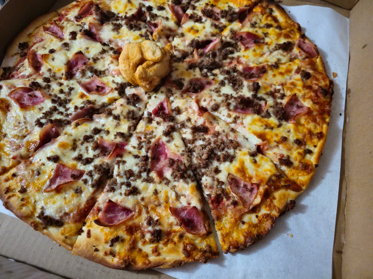 All Meat Pizza, Paradise Restaurant