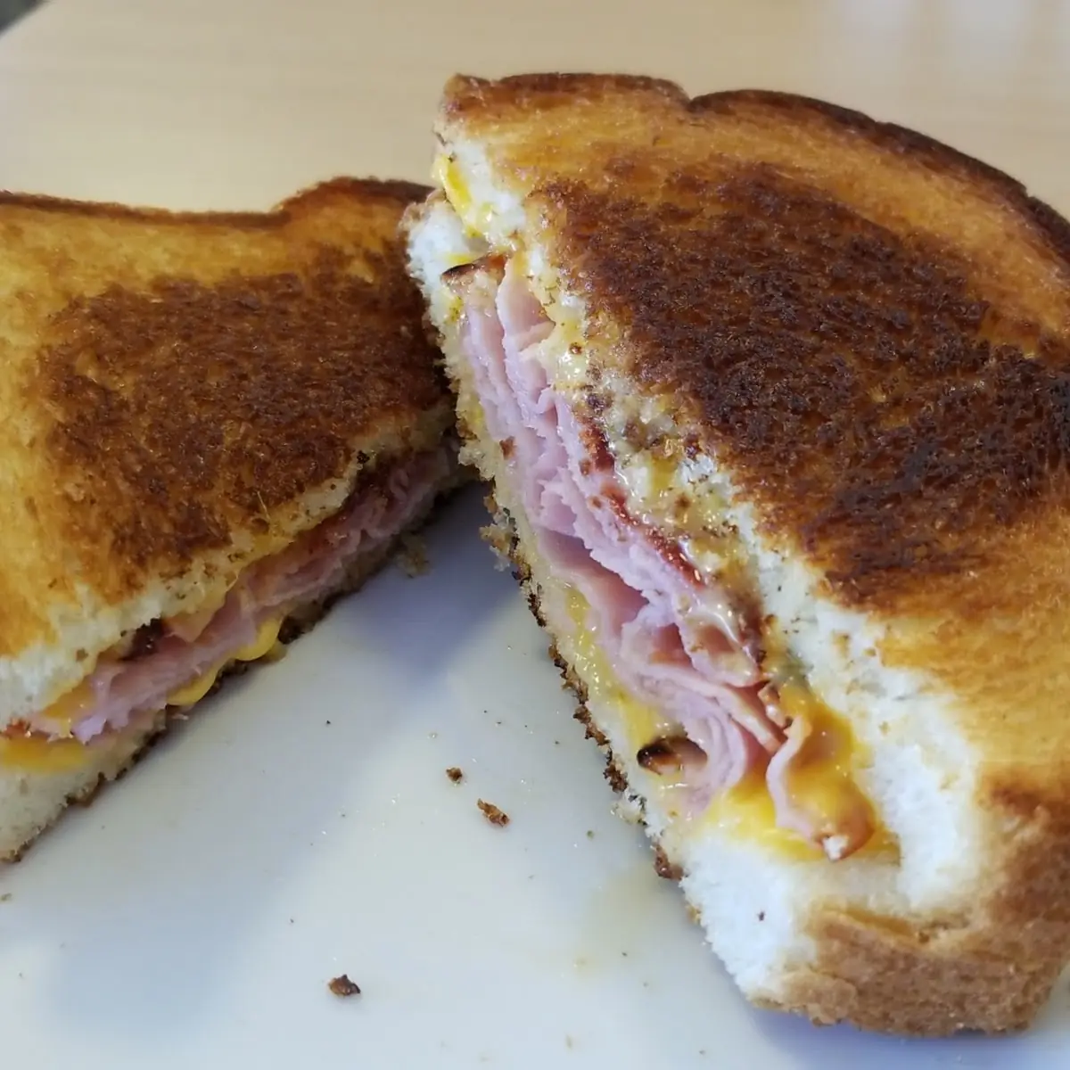 Grilled Ham&Cheese Sandwich