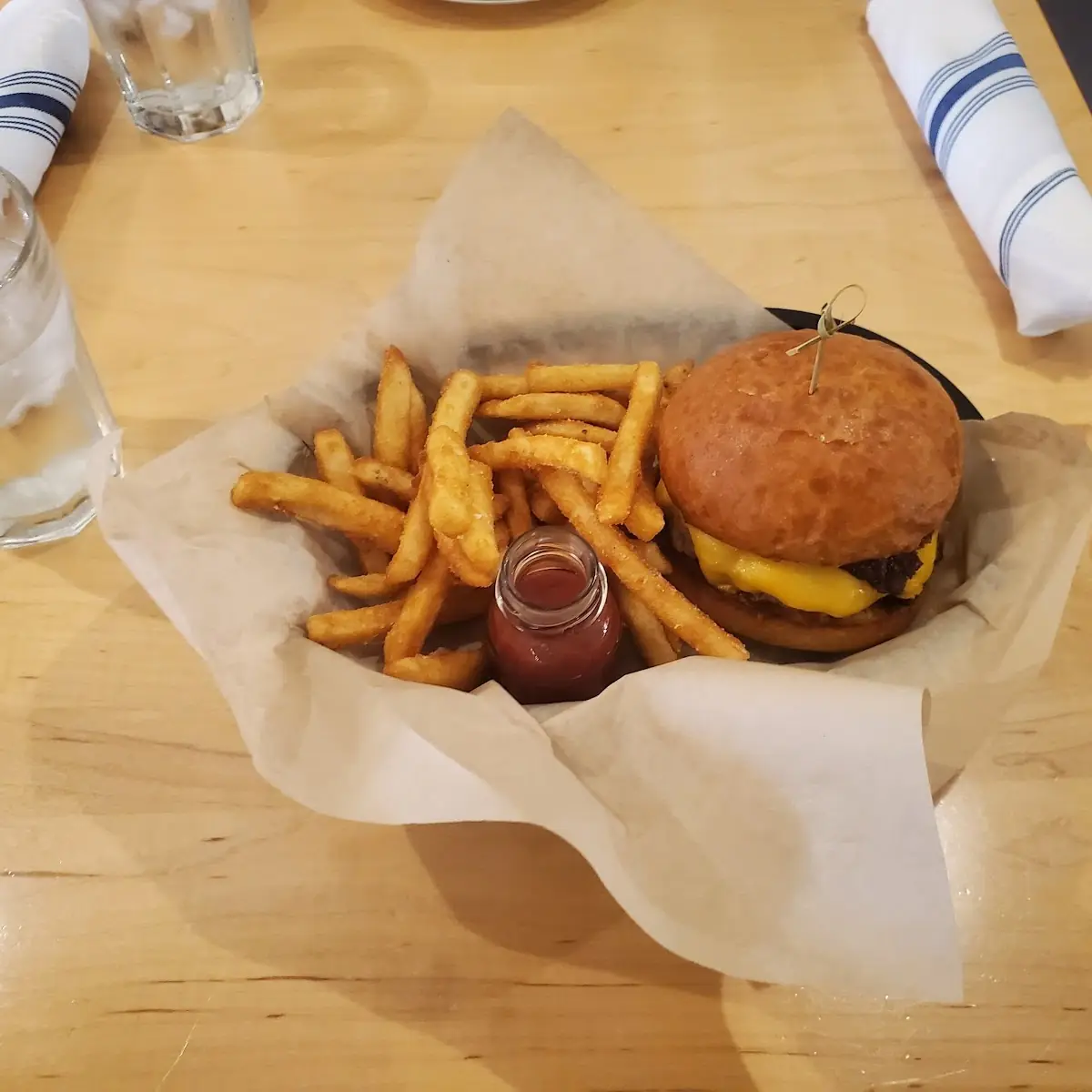 Bacon Cheeseburger with Fries