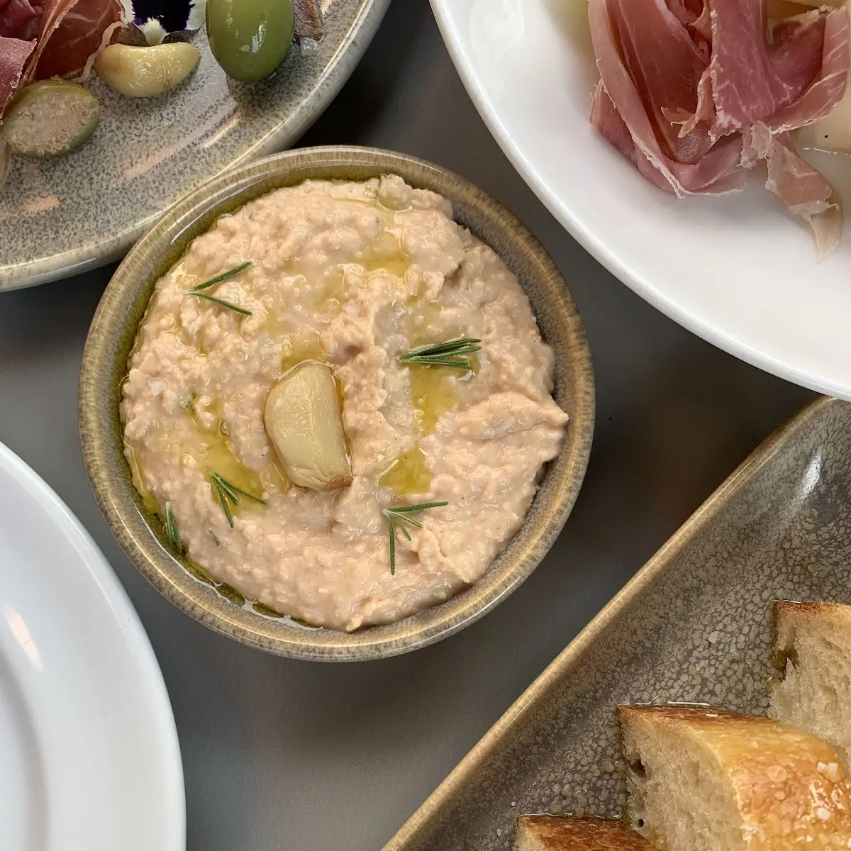 Roast Garlic & White Bean Dip, FARO Pizza