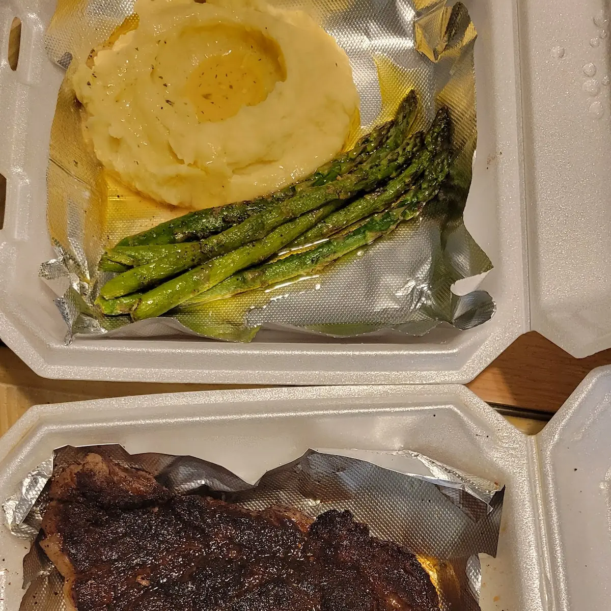 Ribeye with Garlic Mashed and Asparagus