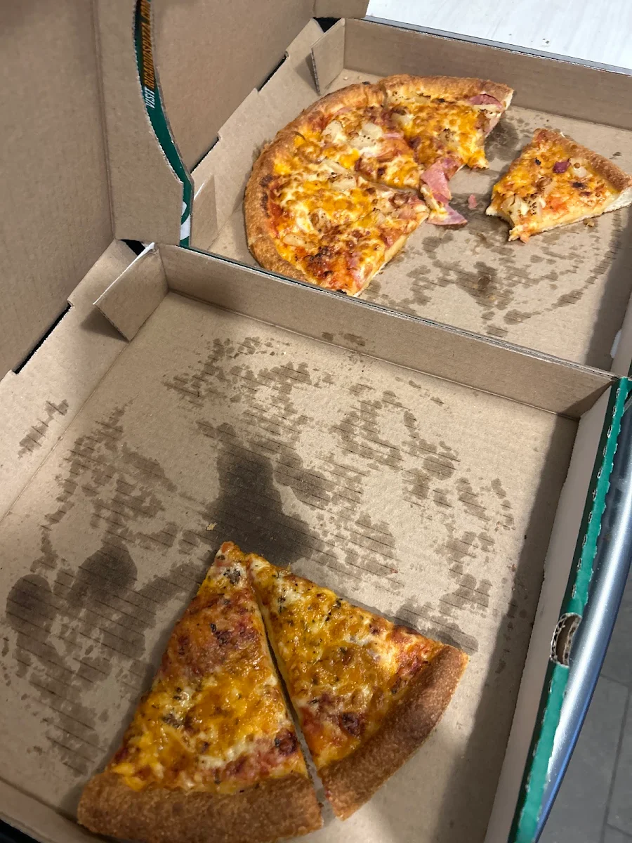 Pick Your Crust, Ricardo's Pizza