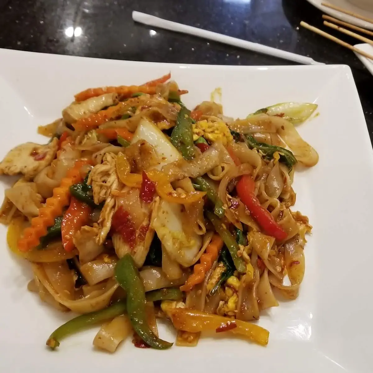 Crispy Chicken Pad Kee Mao
