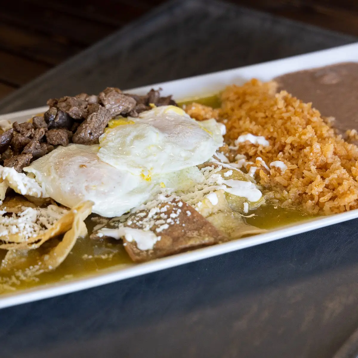 Chilaquiles Verdes Con Huevo