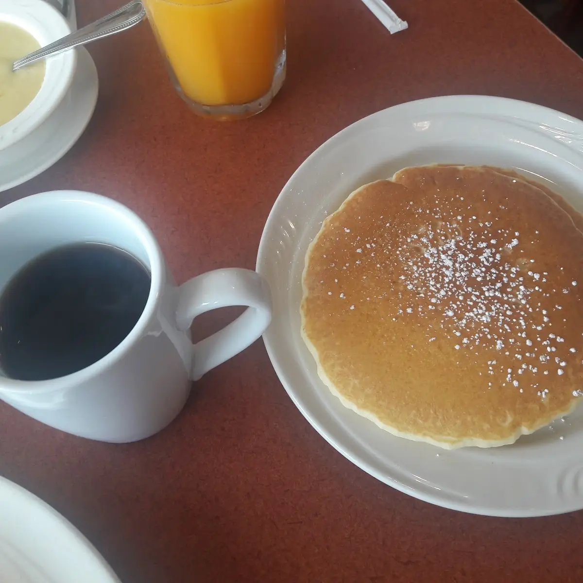 Banana & Chocolate Chips Pancakes