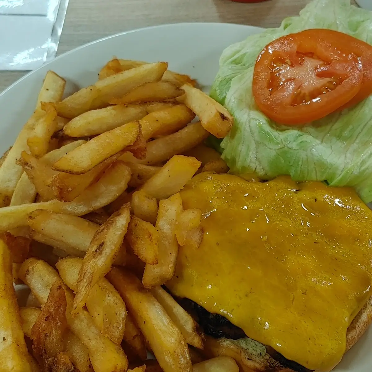 Cheeseburger & Fries, Padre's Grill House