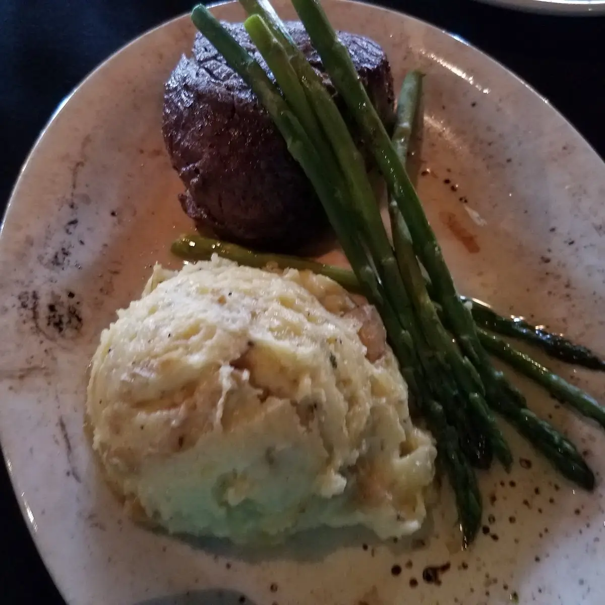 Filet Mignon Mashed Potatoes & Asparagus
