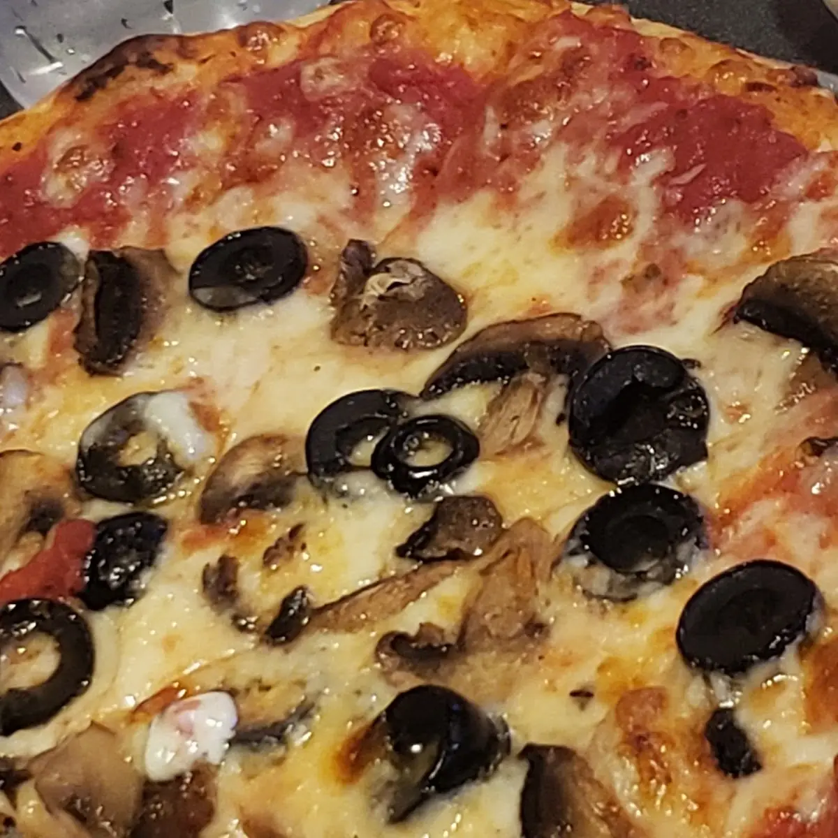 Mushroom Olive Pizza