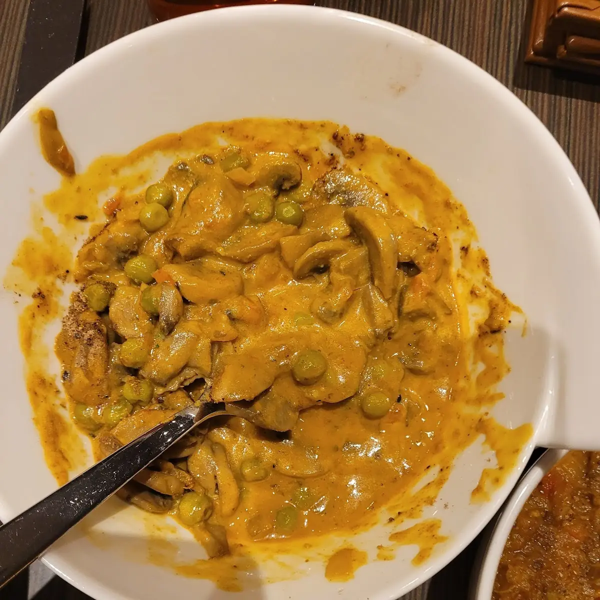 Butter Chicken Poutine, Aura On The Lake