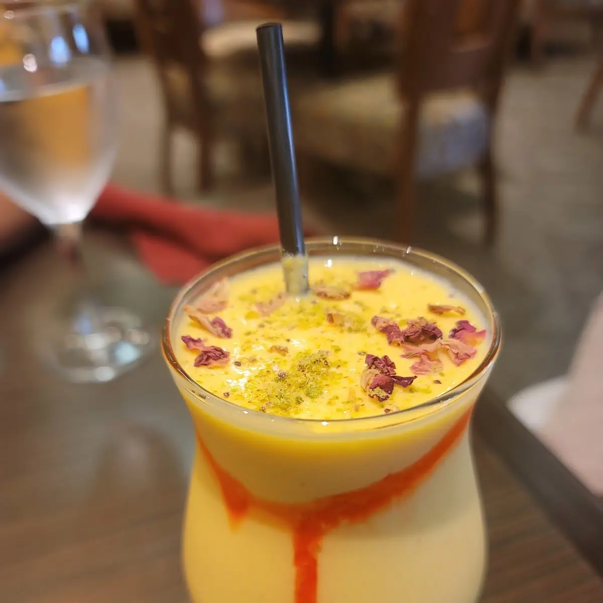Mango Lassi, Aura On The Lake