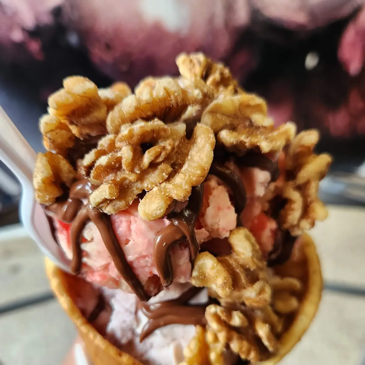 Helado Cheesecake Black Cherry Walnuts Y Nutella