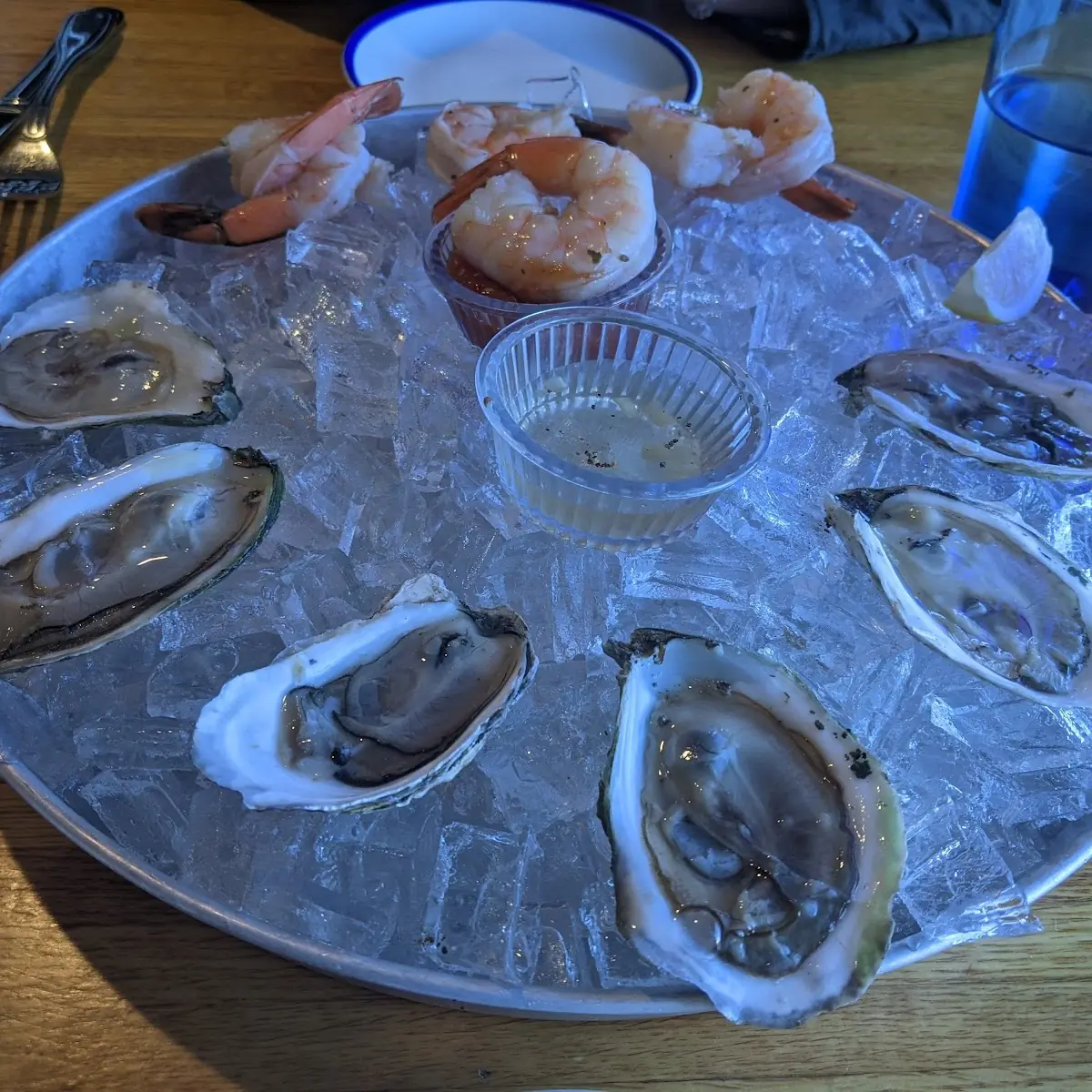 Fresh Oysters with Lemon Sauce