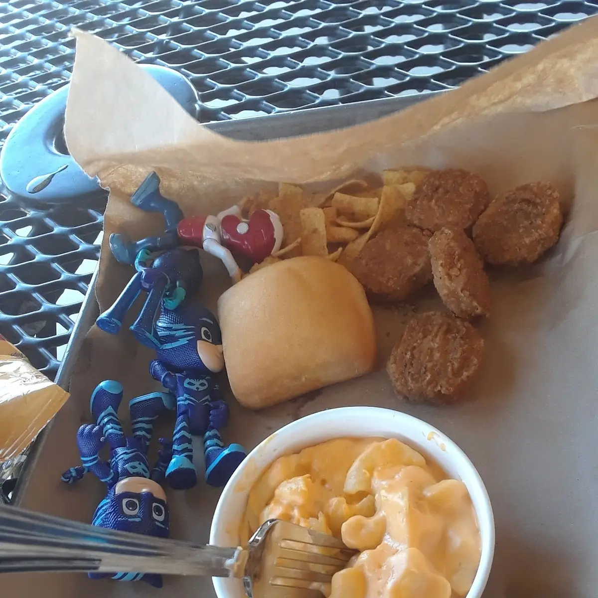Kid's Chicken Nuggets Meal