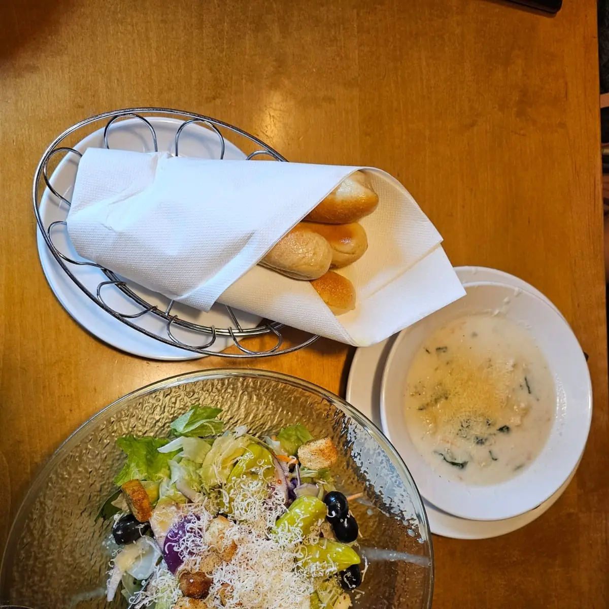 House Salad and Breaksticks