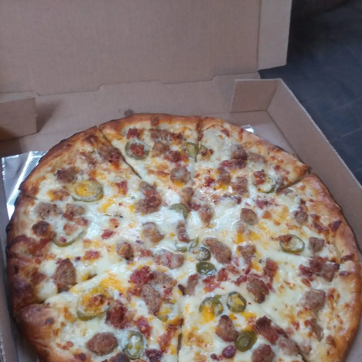 Back Yard Jalapeno Popper Pizza