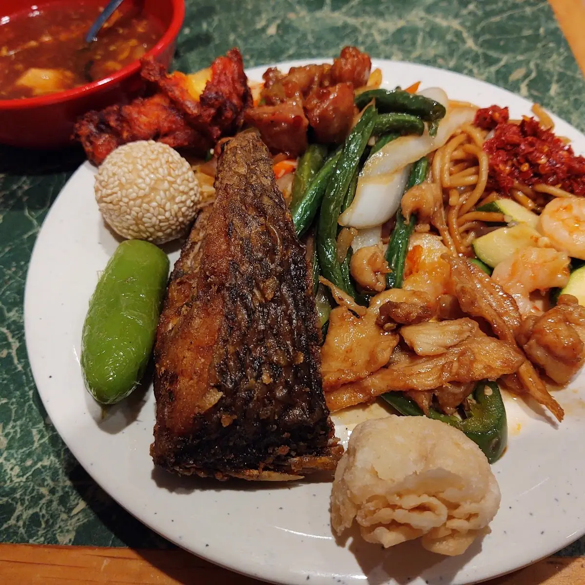 Hunan Combination Plate