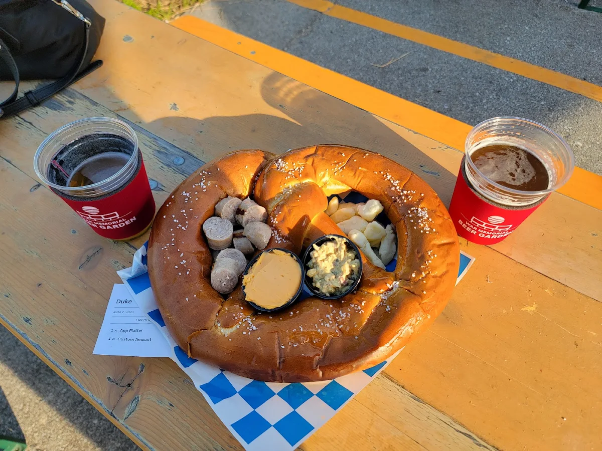 Giant Pretzel Deluxe
