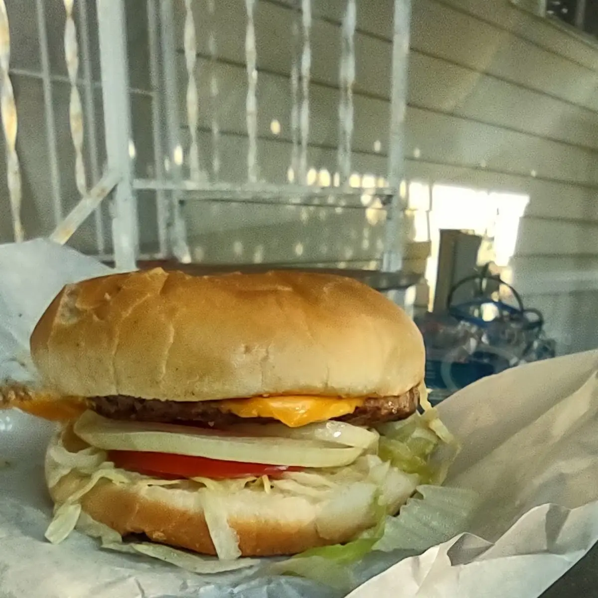 Looks Like a Cheeseburger