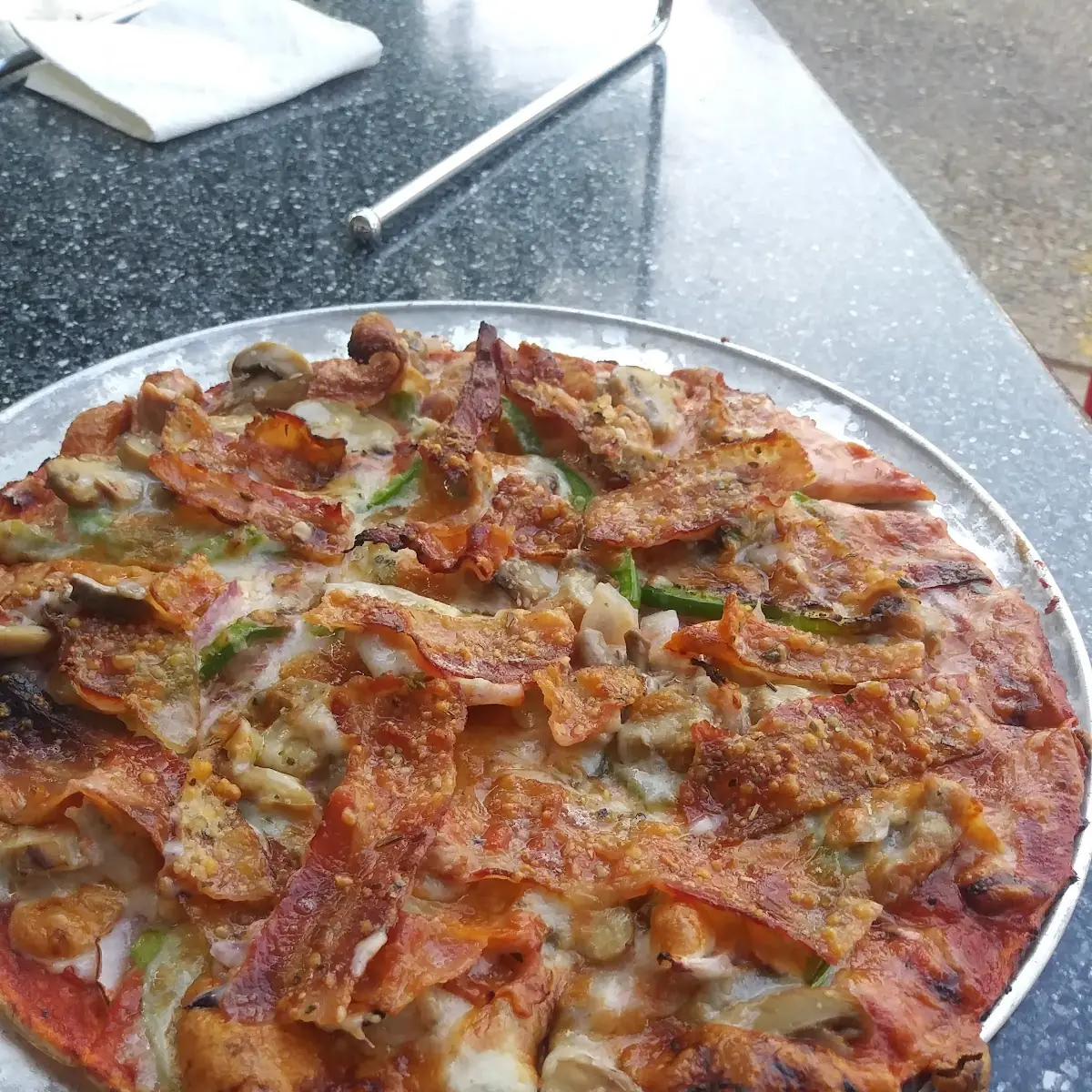 Deluxe Pizza