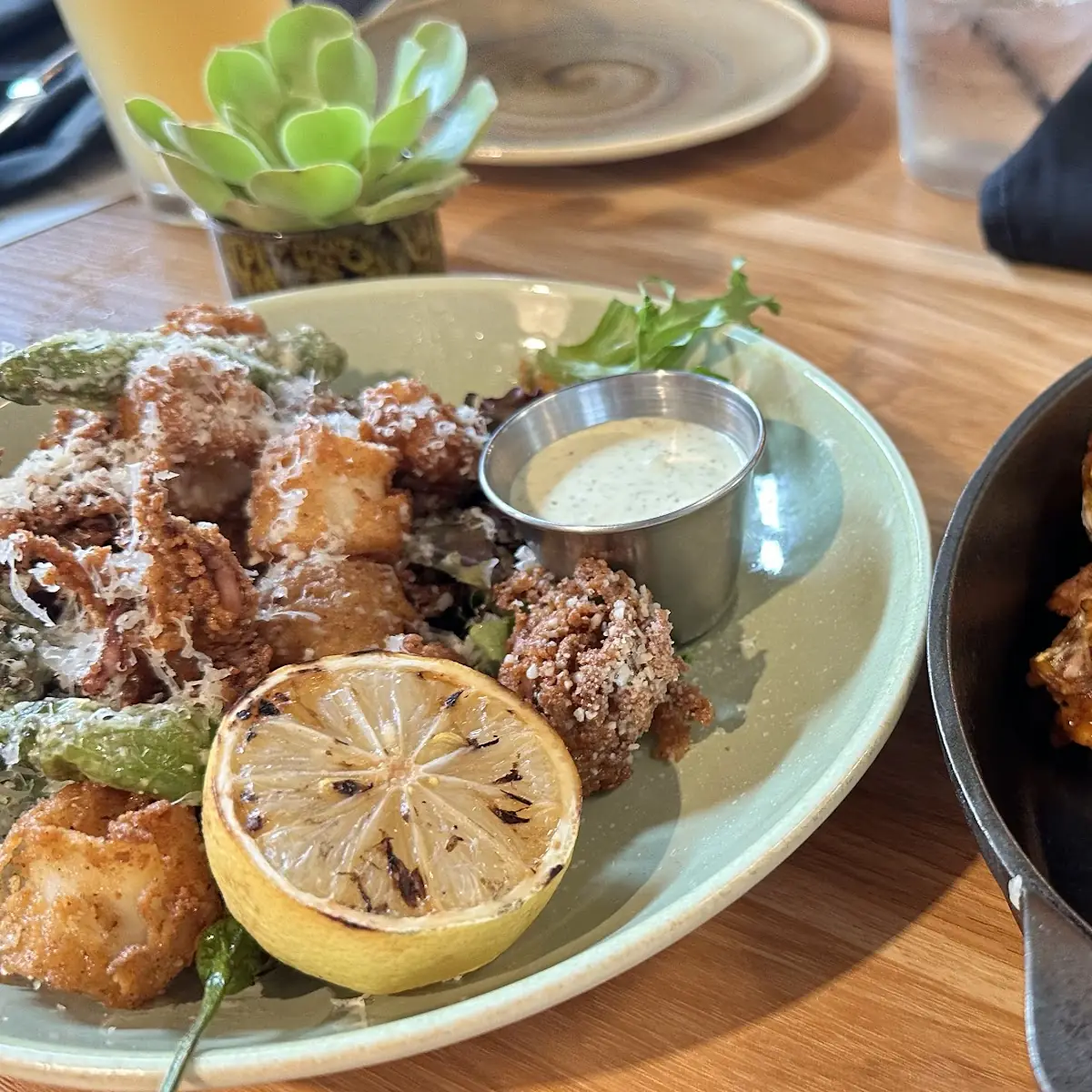 Fried Calamari & Buffalo Wings