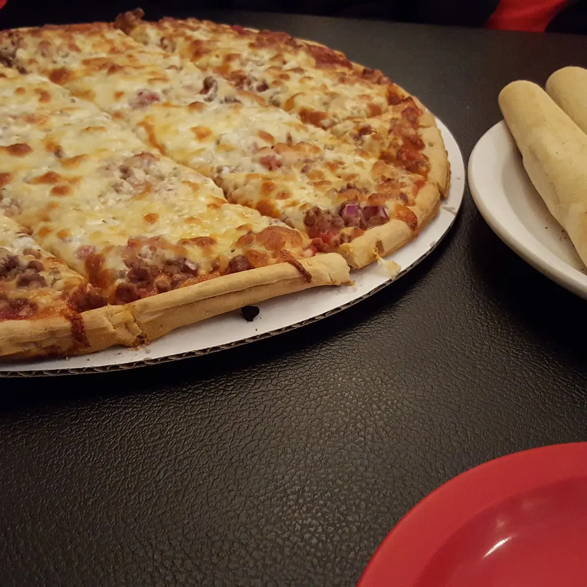 Ground Beef and Onion Pizza
