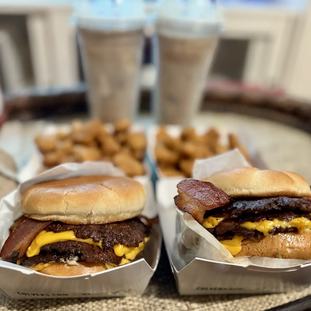 Bacon Cheeseburger Deluxe Burger Combo