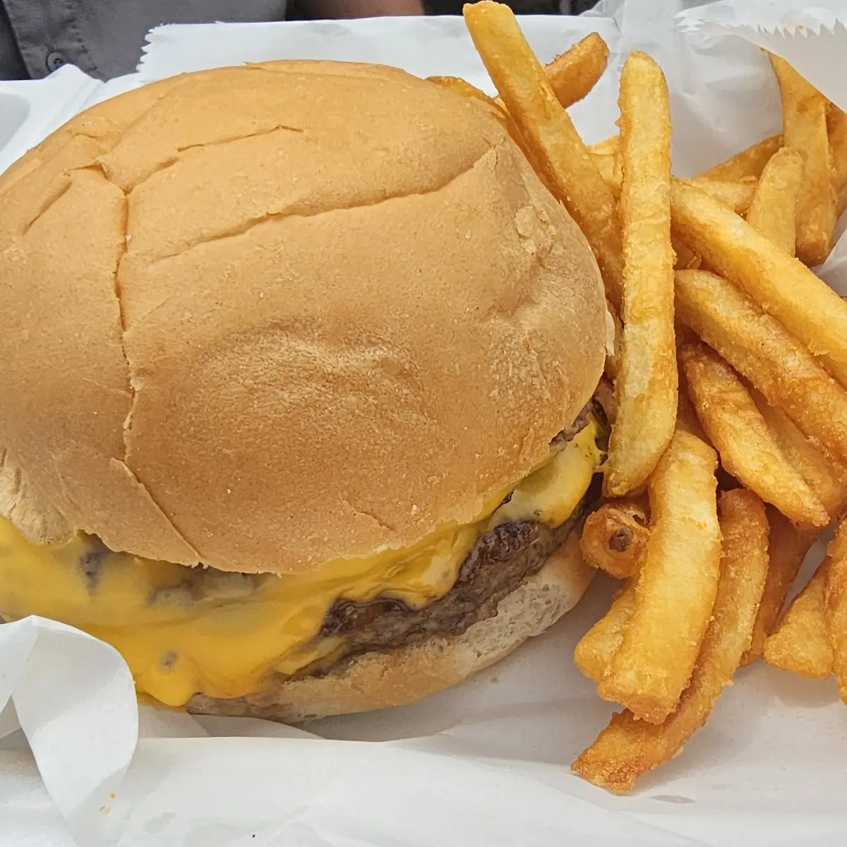 Cheeseburger Basket
