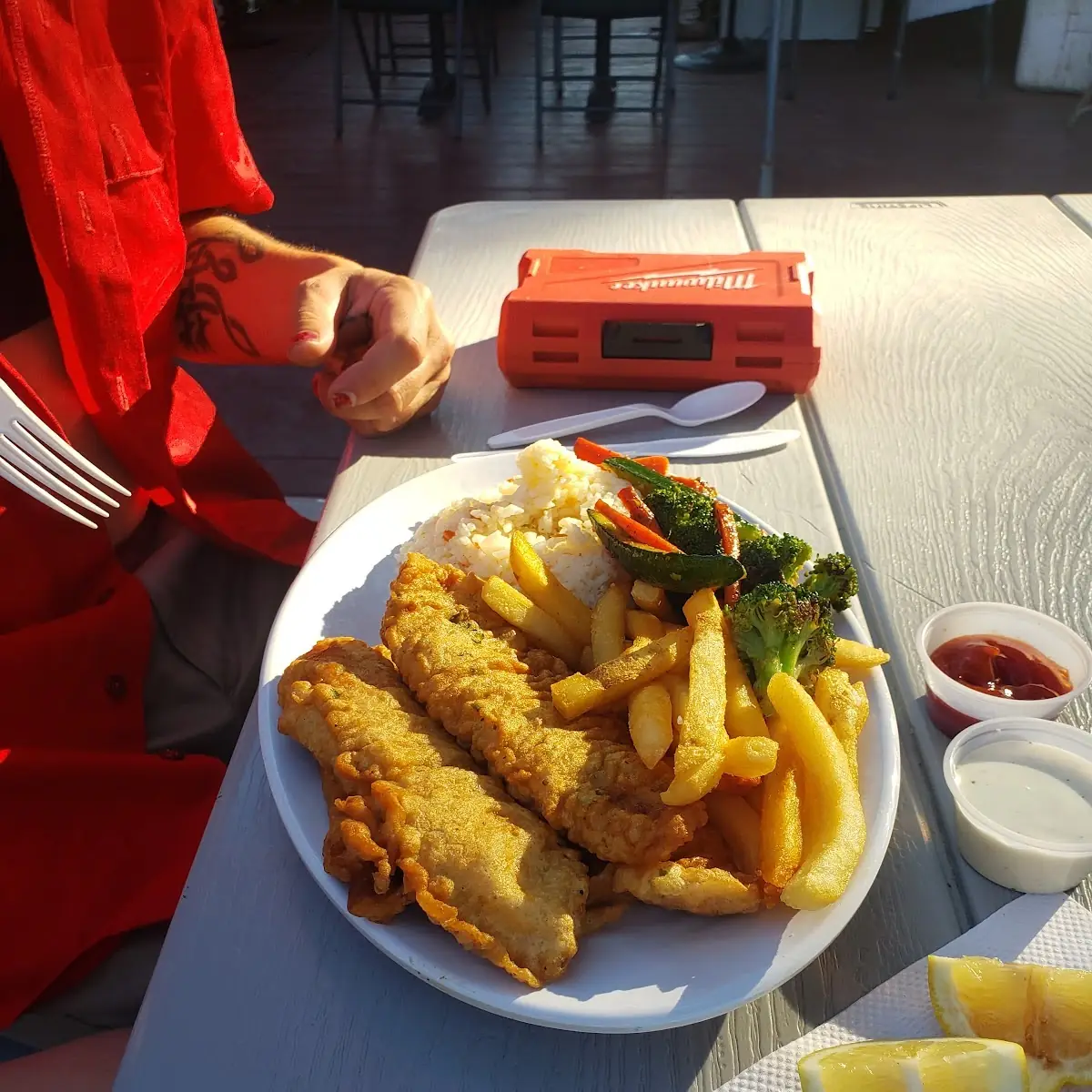 Fried Fish Special with Veggies & Fries